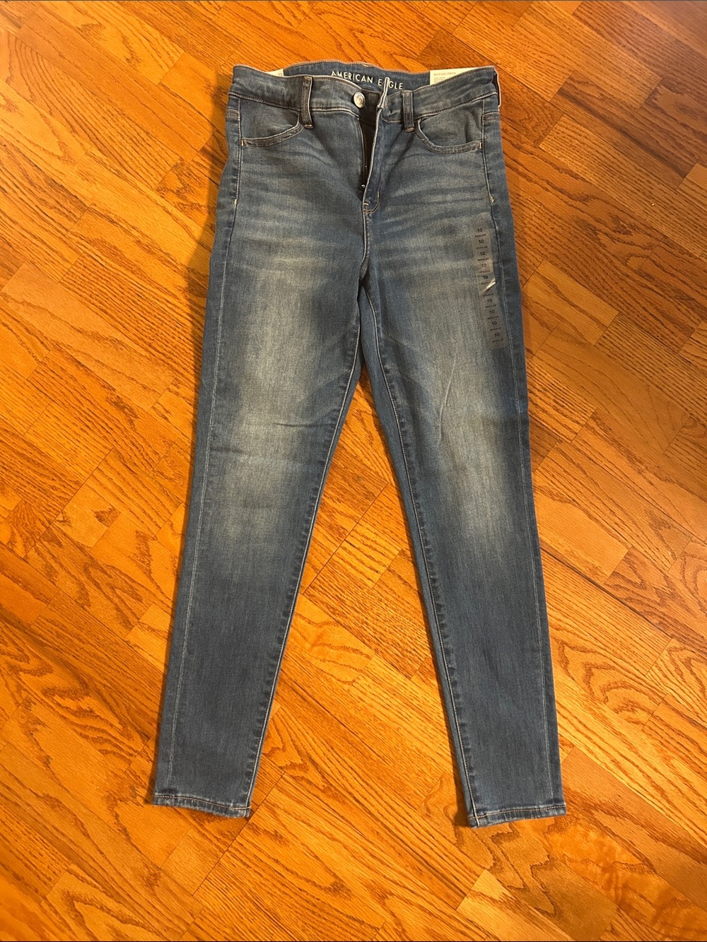 American Eagle Outfitters Women’s Faded Blue Skinny Jeans